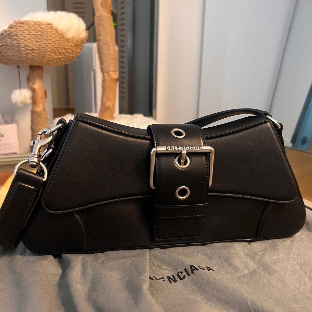 Balenciaga Lindsay Medium Shoulder Bag